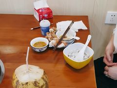 -老何家后安粉·糟粕醋海鲜火锅(三亚湾椰梦长廊店)