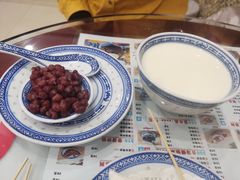 招牌姜撞奶任意配-广信牛奶甜品世家(台东店)