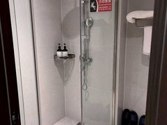 -元一商务电竞酒店(世纪城新会展中心地铁站店)