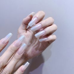 -花岐款式专研健康美甲沙龙