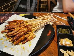 -何师烧烤Pro ·江湖川菜·小龙虾·精酿(太古里旗舰店)