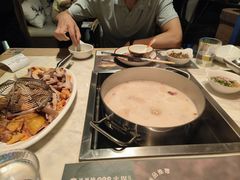 -尚尚仙·酸汤猪手·猪肚鸡火锅(华联万柳购物中心店)