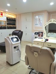 -Bollins波林丝•专研护发中心