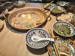 -洱火云南酸菜牛肉火锅(石景山当代商城店)