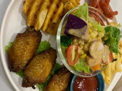 -丽莎沙拉轻食餐厅(国贸店)