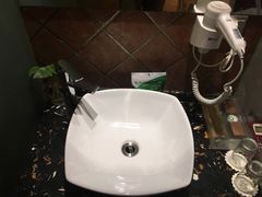 -肯定精品酒店(南京龙江地铁站省妇幼保健院南门店)