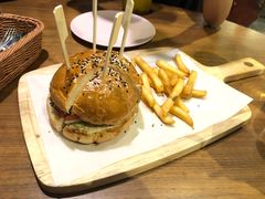 德州经典牛肉芝士汉堡-G+KITCHEN(龙湖狮山天街店)