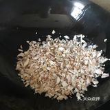 夏日新鲜味道之汤体浓稠蘑菇蛋花汤