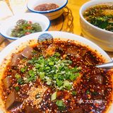 我妈他们来了三天这家店吃了两次！快冲