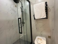 -广州琶洲会展广州塔地铁站轻居酒店