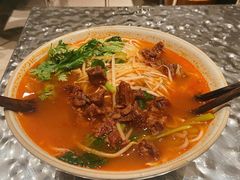 -粉八·云南米线·建水烧烤(常熟路店)