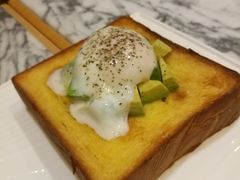 牛油果土司-自由之丘
