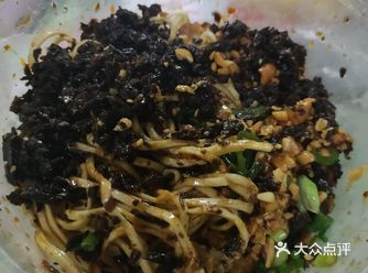 微辣就非常好啦！以及店里的老板叔叔真的好热情