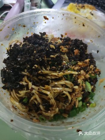 微辣就非常好啦！以及店里的老板叔叔真的好热情