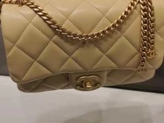 -CHANEL(戴高乐机场T 2E店)