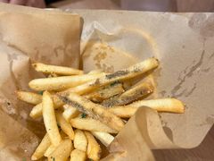 -玛格萝妮比萨屋(四平店)
