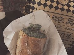 黑松露鱼子酱面包-Let's Taipei 非常烘焙(太古里店)