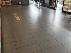 大堂-麦当劳(成都时代奥特莱斯店)