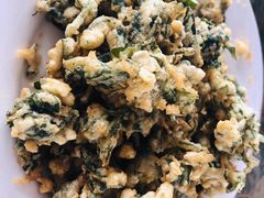炸花椒芽-北京龙庆四季香农家饭庄·灶台鱼·碳烤虹鳟鱼(龙庆峡店)