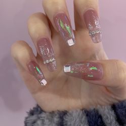 -七彩虹美甲美睫 半永久