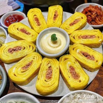 韩国家庭食菜肴，位于延南洞的名叫“수라간”的韩食餐厅了