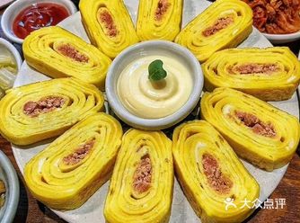 韩国家庭食菜肴，位于延南洞的名叫“수라간”的韩食餐厅了