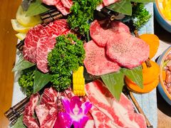 黑牛六拼-明洞阿姨·韩式酱蟹烤肉·创意料理(三元桥店)