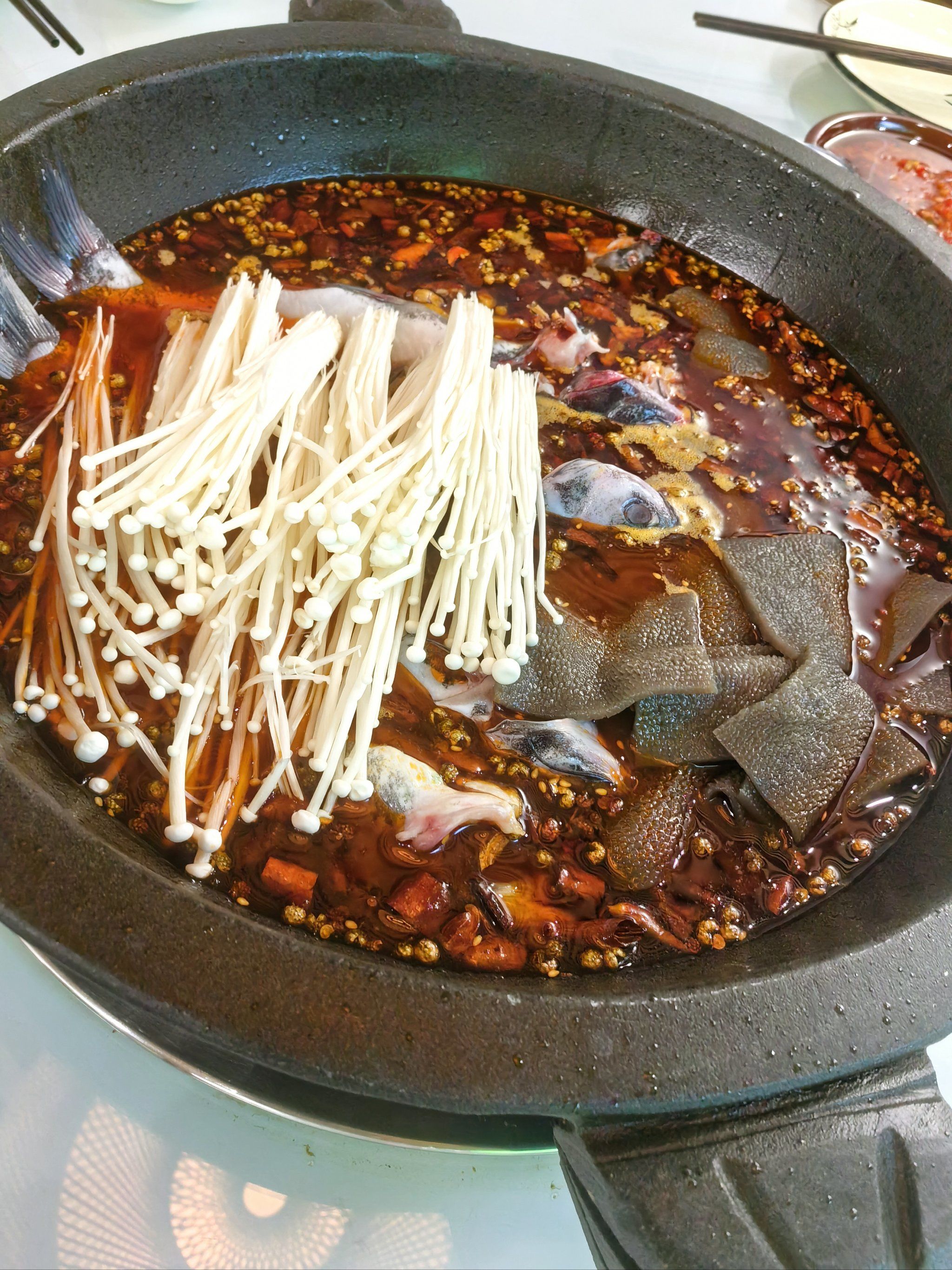 鲜香滑嫩特好吃的石锅鱼