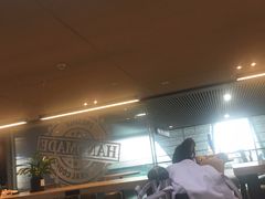 -肯德基(成都机场T2到达精选店)
