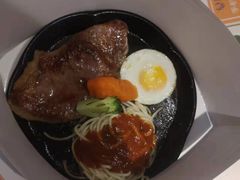 -汤姆家的牛排意面披萨(新城市广场店)