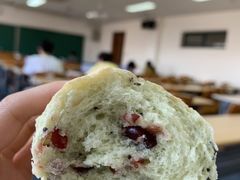 奇异果面包-北大学一食堂