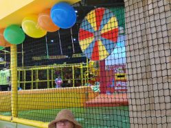 -蹦蹦跳跳(新奥购物中心店)