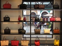 -GIVENCHY(比斯特苏州购物村店)
