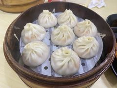 -莱莱小笼·乔艾