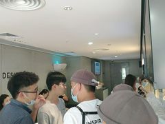 等位区-喜茶(东莞雍华庭店)