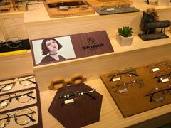 -Trend1881视光·蔡司视觉(领展广场店)