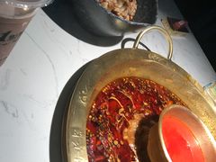 罗宋汤鸳鸯锅-哥老官重庆美蛙鱼头(宝山龙湖店)