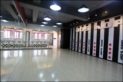 骑士风格教室-DOS HOP潮上舞蹈