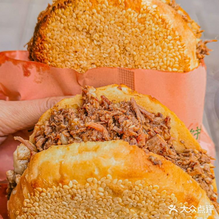 总要为这豪横的牛肉火烧来趟济南❗️香迷糊了❗️