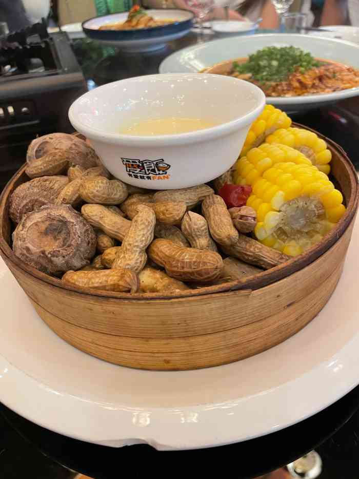 爱饭(蜀汉路店)-"越来越不行了,菜品偷工减料,就餐环境嘈杂.