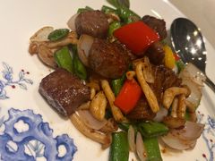 黑椒爆炒雪花牛肉粒-皇朝会.经典传统粤菜(外滩店)