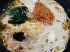 -灵芝妹子海鲜米线(香炉礁山姆店)