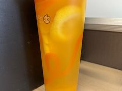 鲜橙满满-CoCo都可(香港名都店)