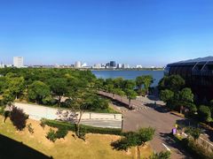 -上海滴水湖皇冠假日酒店