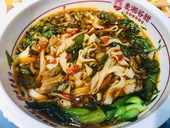 -呷佬·长沙手工米粉(金沙江路店)