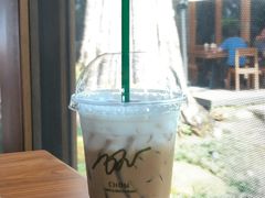 -Chom Cafe and Restaurant