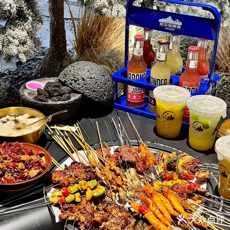 哈尔滨下雪的烧烤店也太浪漫了～