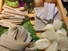 -泓炙颐凤鲜海鲜火锅料理(桐乡店)