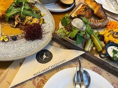 -Mark&Mars Restaurant