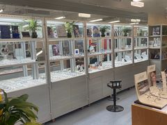 -无奔眼镜·蔡司·依视路授权店(马家堡店)